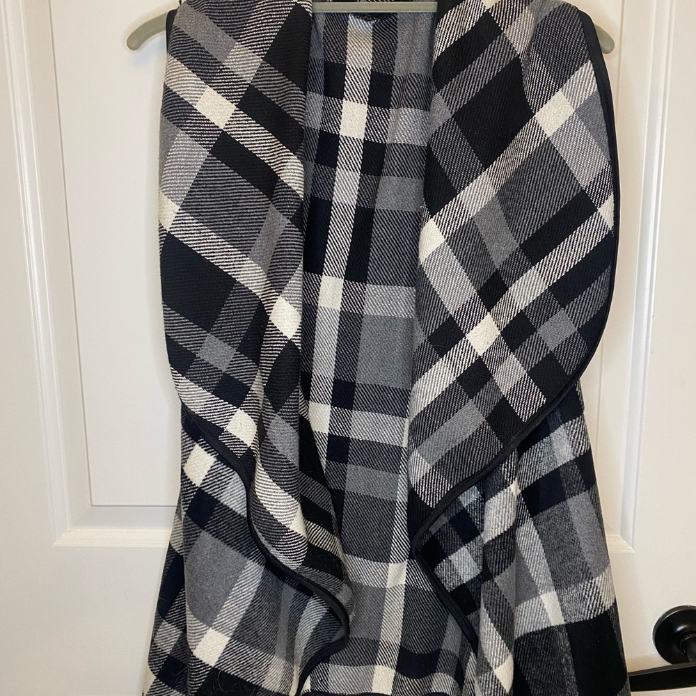 SLEEVELESS SWEATER VEST